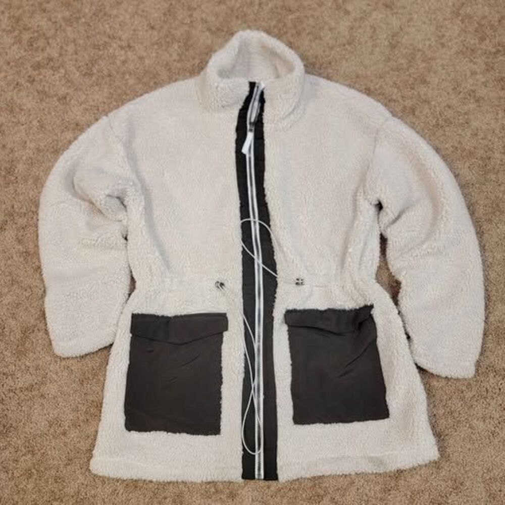 Fuzzy Sherpa Zip-up Womens Coat - SOOo soft! LARGE
